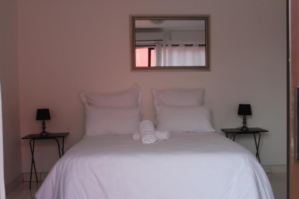 Niilo'S Guesthouse Rundu Exterior photo