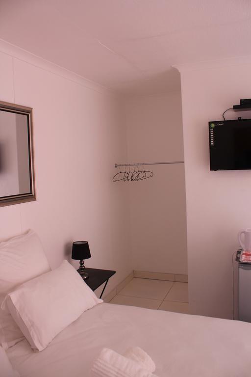 Niilo'S Guesthouse Rundu Exterior photo
