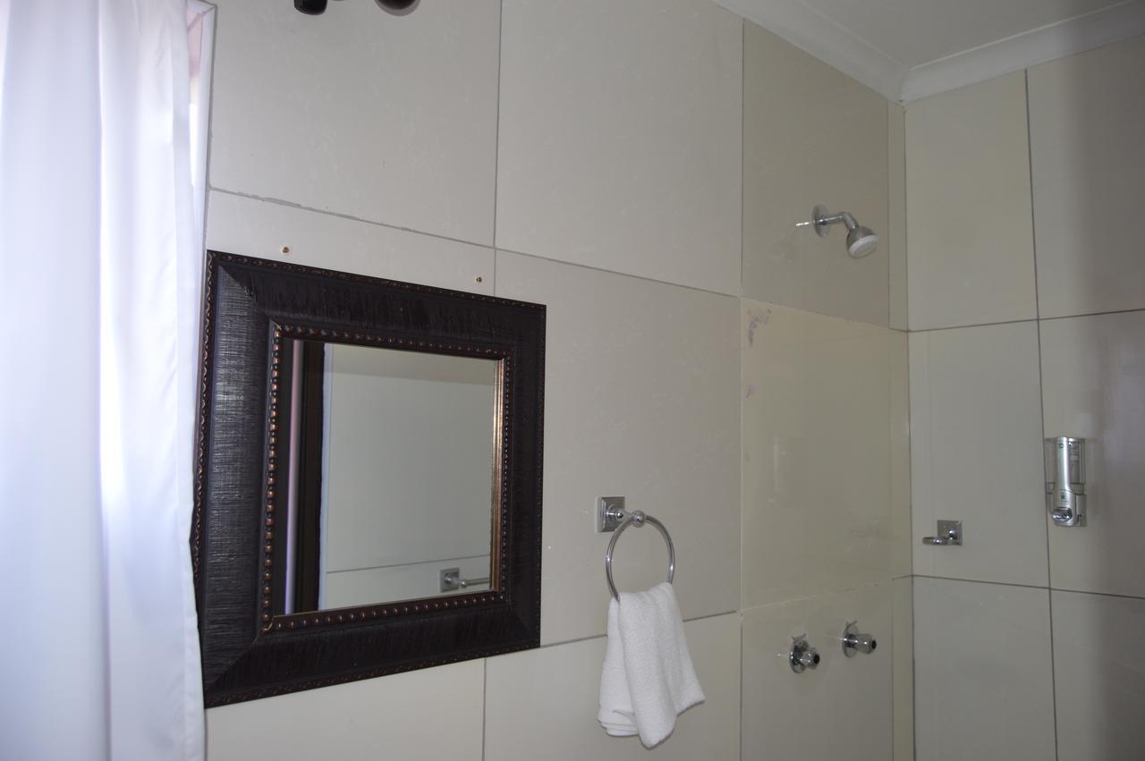 Niilo'S Guesthouse Rundu Exterior photo
