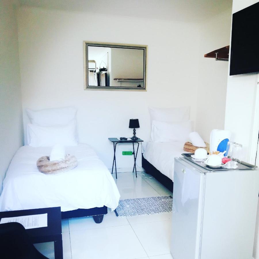 Niilo'S Guesthouse Rundu Exterior photo